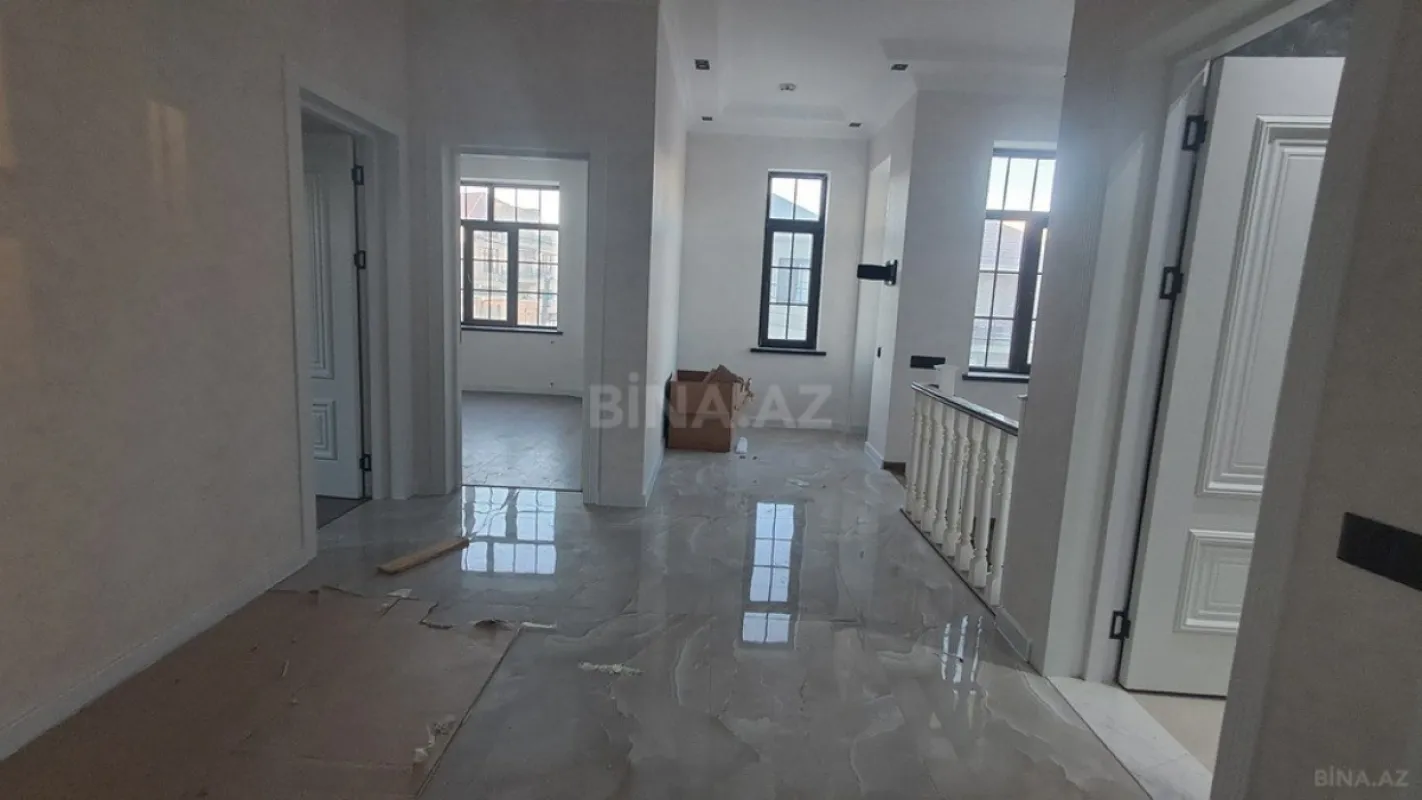 Satılır 5 otaqlı həyət evi 180 m²