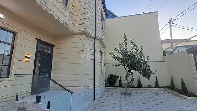 Satılır 5 otaqlı həyət evi 180 m²