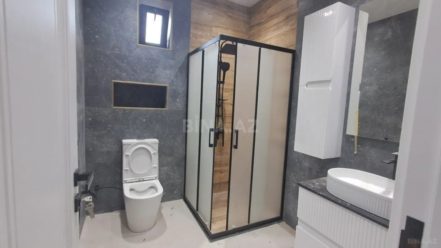 Satılır 5 otaqlı həyət evi 180 m²
