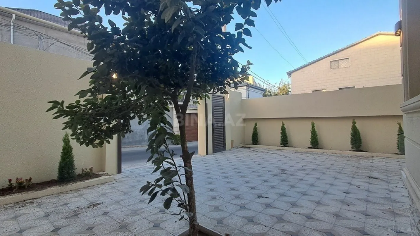 Satılır 5 otaqlı həyət evi 180 m²