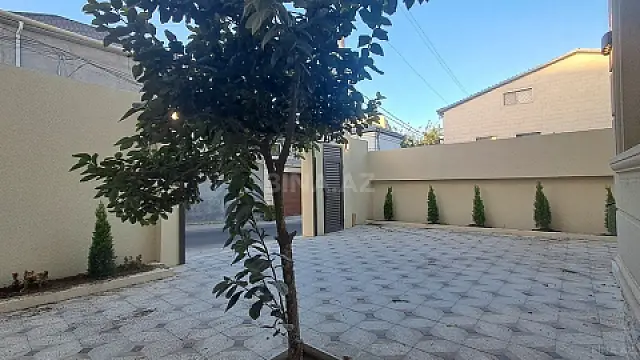 Satılır 5 otaqlı həyət evi 180 m²