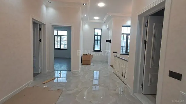 Satılır 5 otaqlı həyət evi 180 m²
