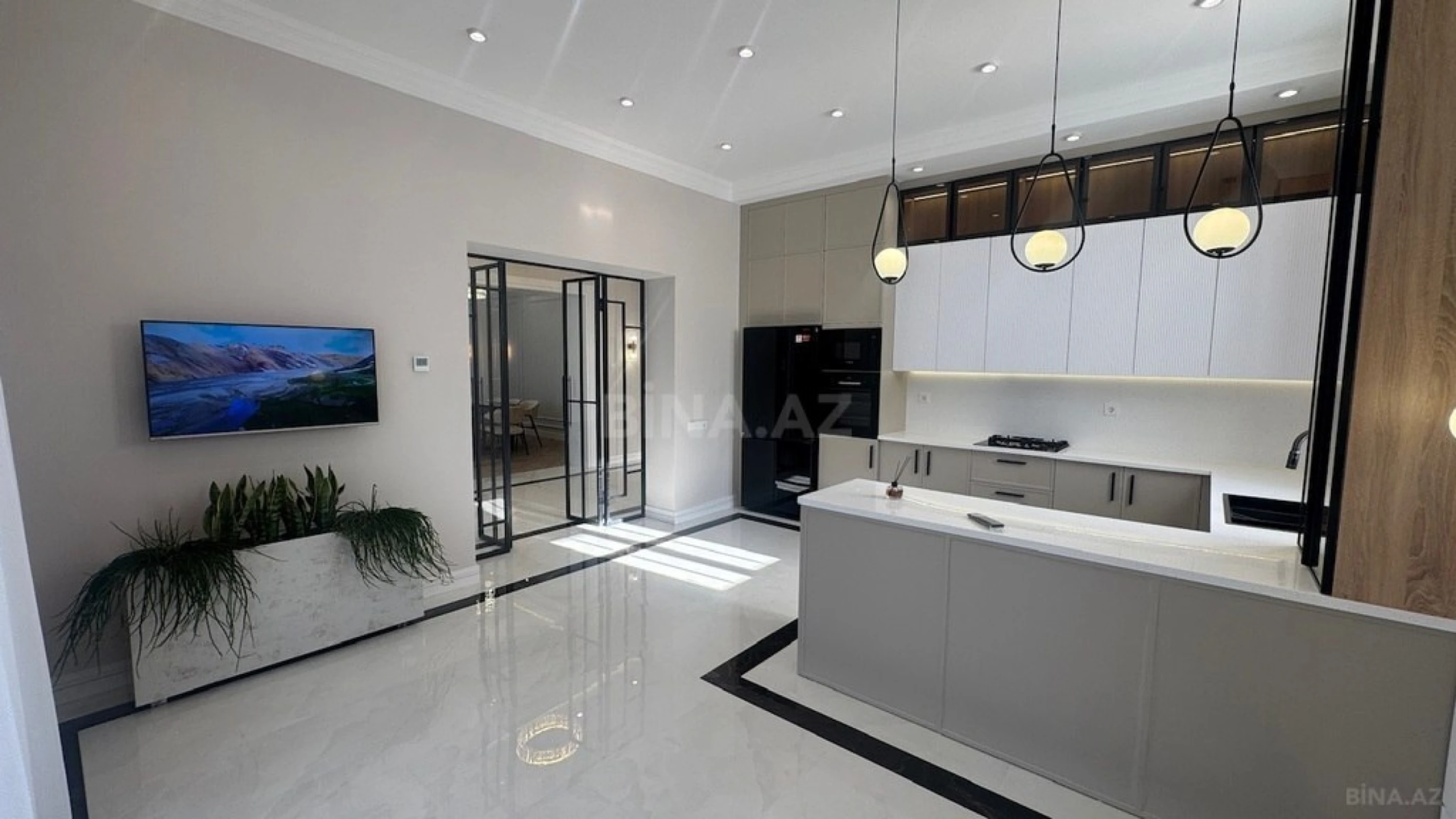 Satılır 6 otaqlı həyət evi 420 m²