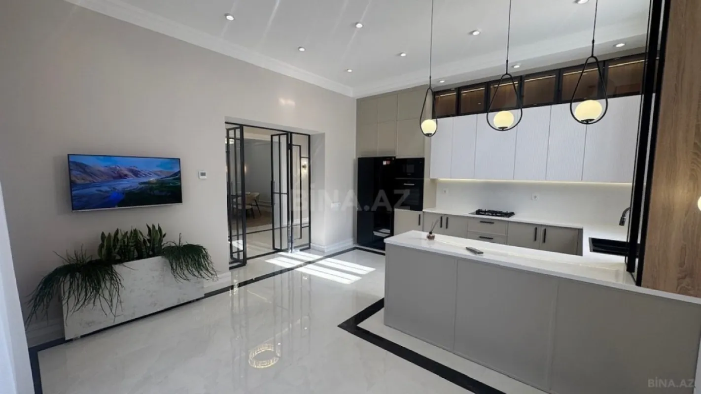 Satılır 6 otaqlı həyət evi 420 m²