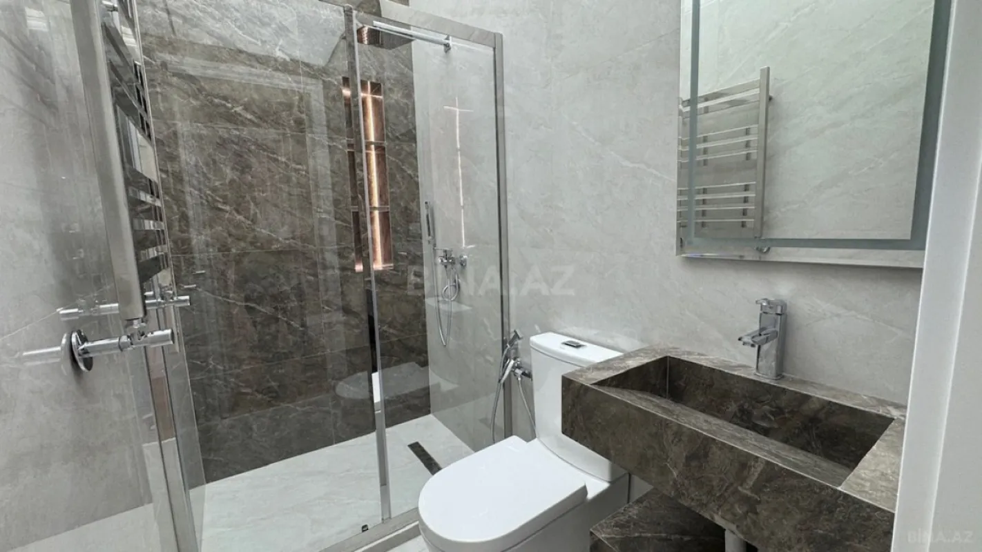 Satılır 6 otaqlı həyət evi 420 m²