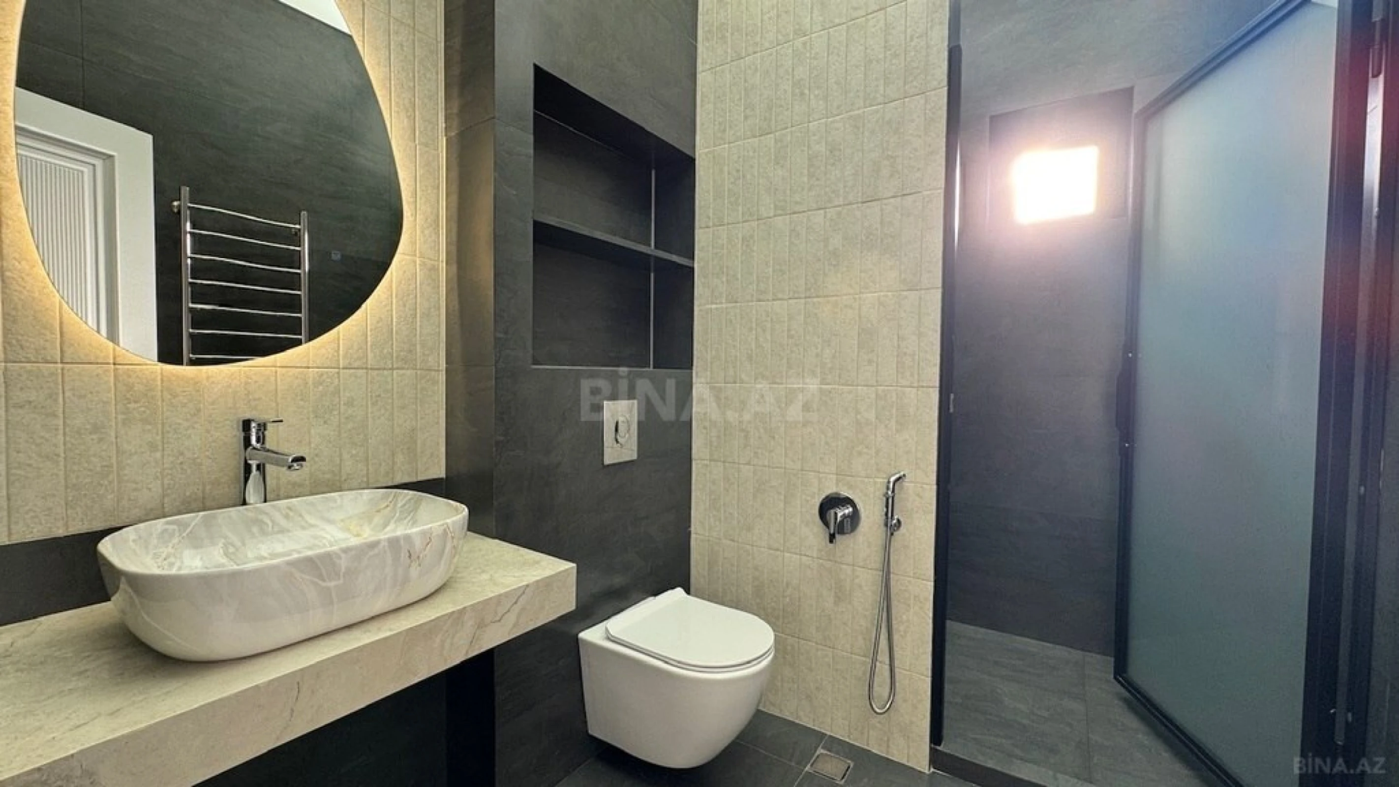 Satılır 6 otaqlı həyət evi 420 m²