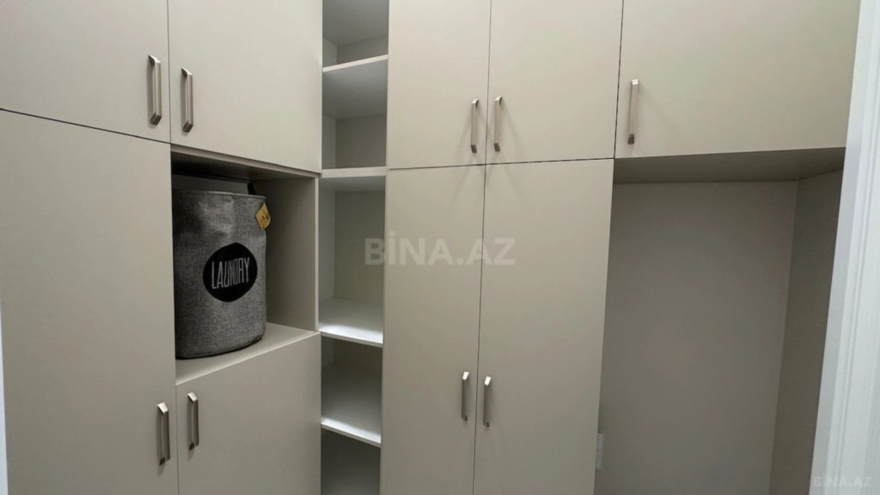 Satılır 6 otaqlı həyət evi 420 m²