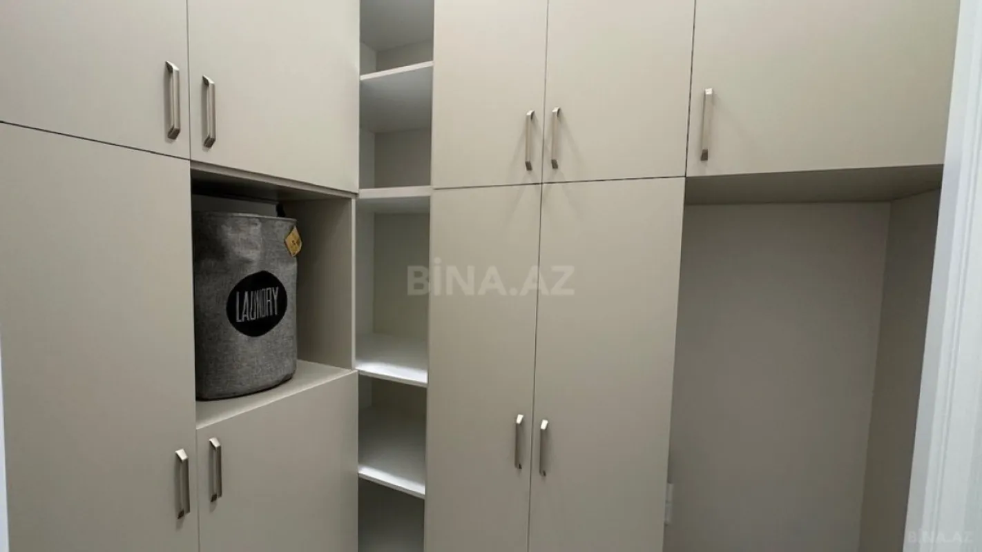 Satılır 6 otaqlı həyət evi 420 m²