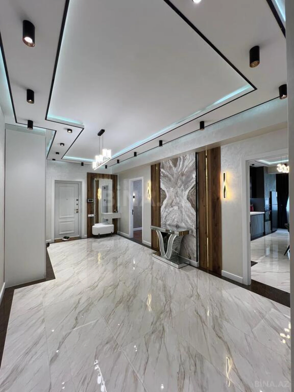 Satılır 3 otaqlı mənzil 137 m²