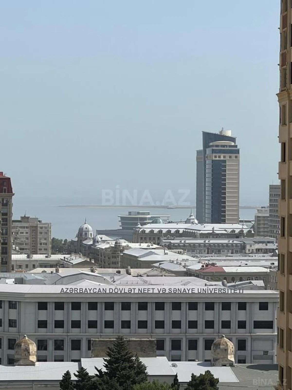 Satılır 3 otaqlı mənzil 137 m²