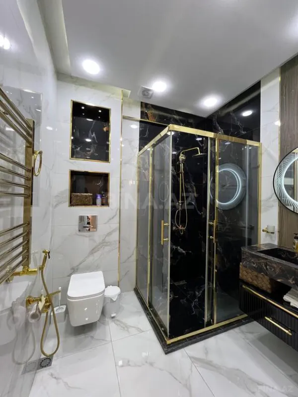 Satılır 3 otaqlı mənzil 137 m²