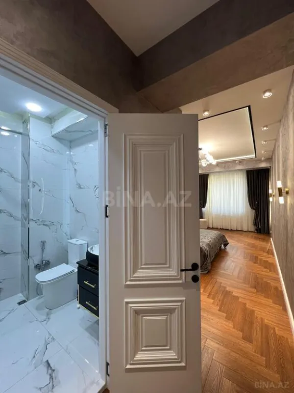 Satılır 3 otaqlı mənzil 137 m²