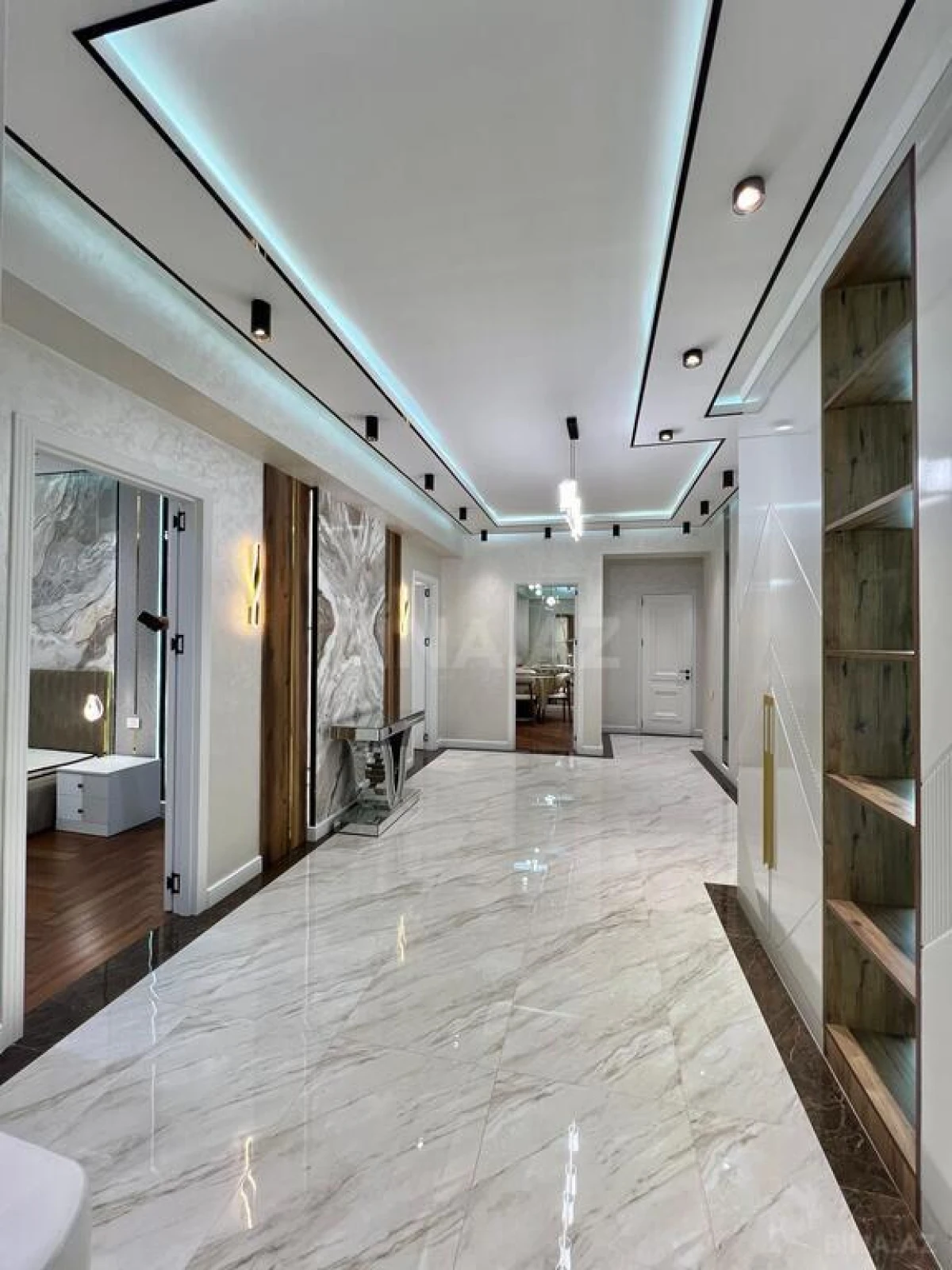 Satılır 3 otaqlı mənzil 137 m²