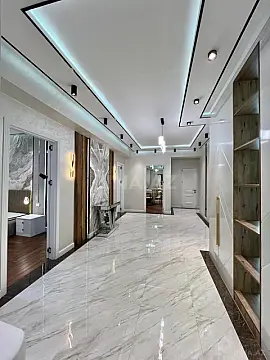 Satılır 3 otaqlı mənzil 137 m² — Bakı, İnşaatçılar 3 otaq 137.00 m²