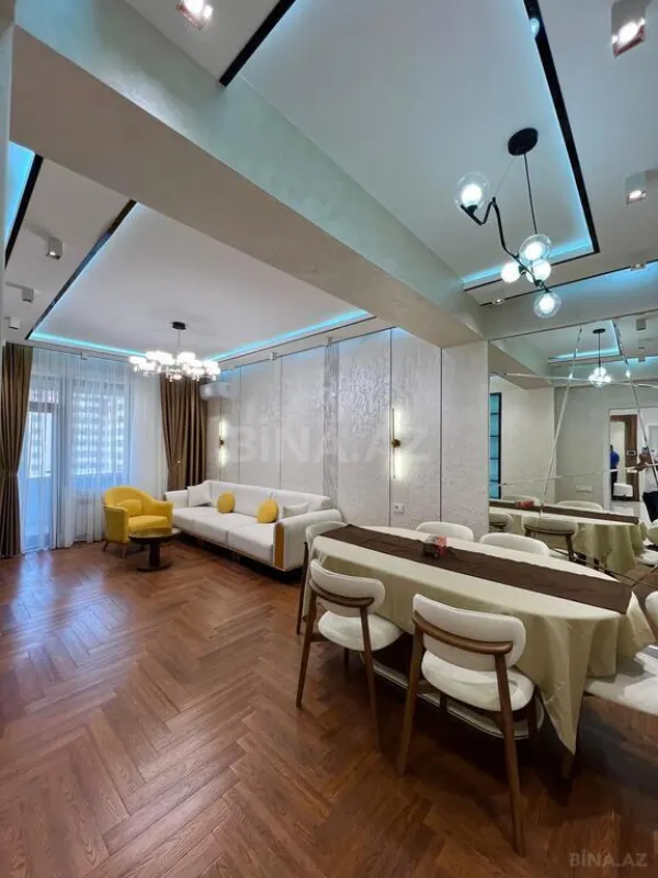 Satılır 3 otaqlı mənzil 137 m²