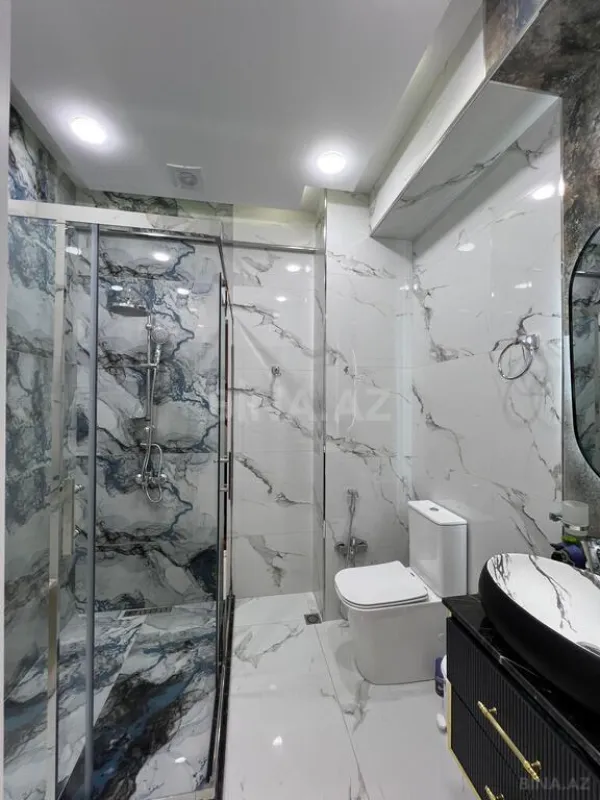 Satılır 3 otaqlı mənzil 137 m²