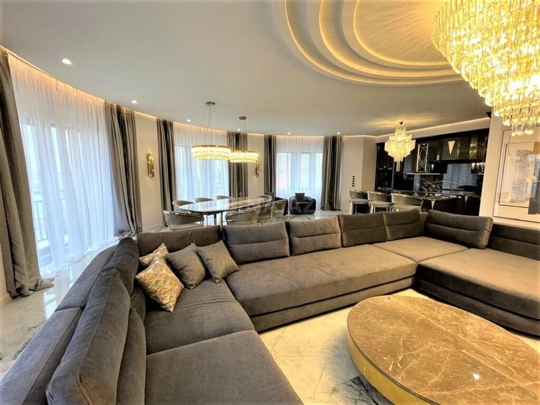 Satılır 4 otaqlı mənzil 210 m²