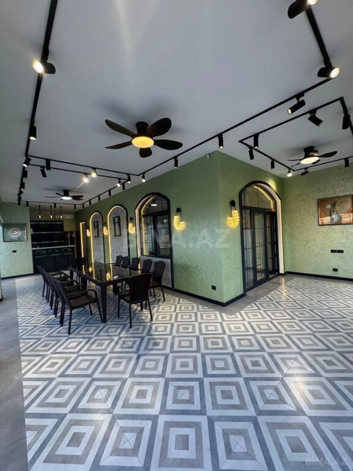 Satılır 4 otaqlı həyət evi 290 m²