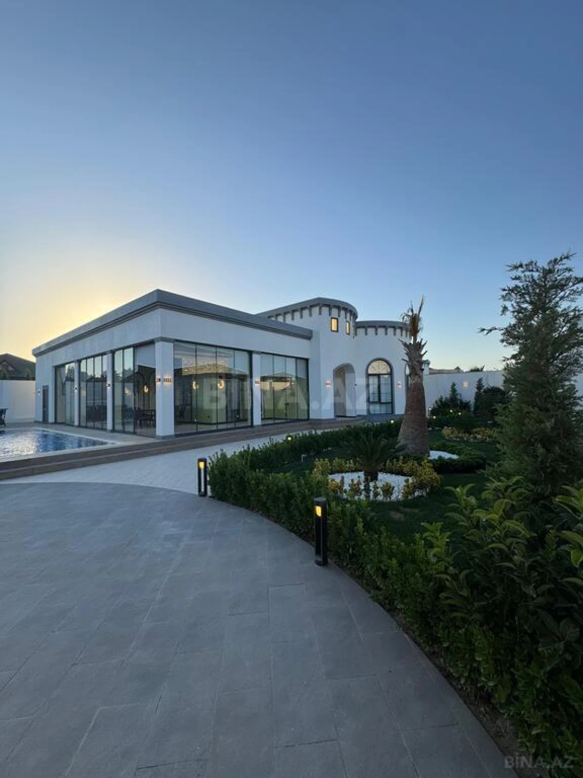 Satılır 4 otaqlı həyət evi 290 m²