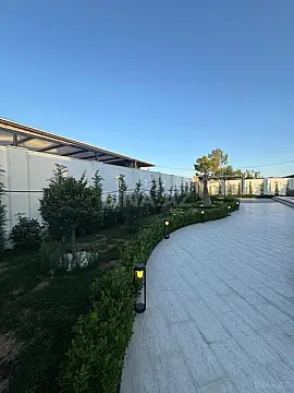 Satılır 4 otaqlı həyət evi 290 m²