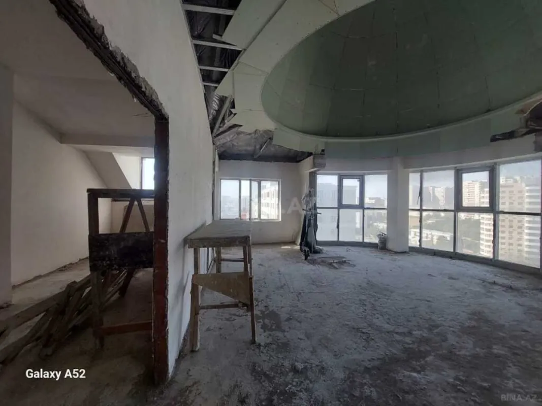 Satılır 3 otaqlı mənzil 147 m²