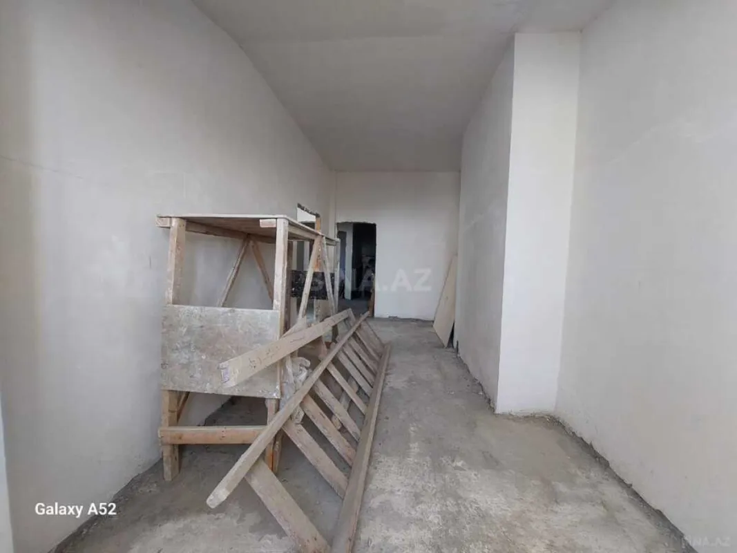 Satılır 3 otaqlı mənzil 147 m²