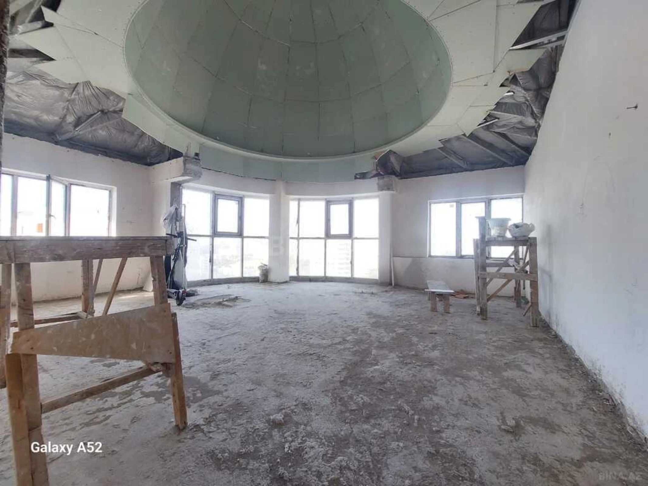 Satılır 3 otaqlı mənzil 147 m²