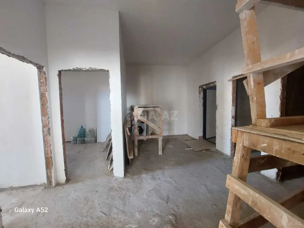 Satılır 3 otaqlı mənzil 147 m²