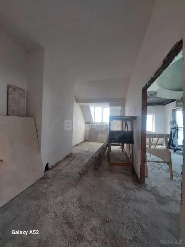 Satılır 3 otaqlı mənzil 147 m²