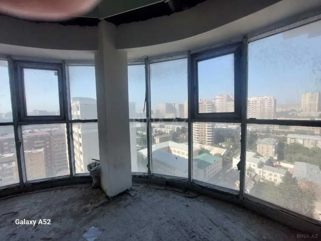 Satılır 3 otaqlı mənzil 147 m²
