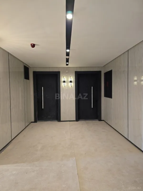 Satılır 2 otaqlı mənzil 82 m²