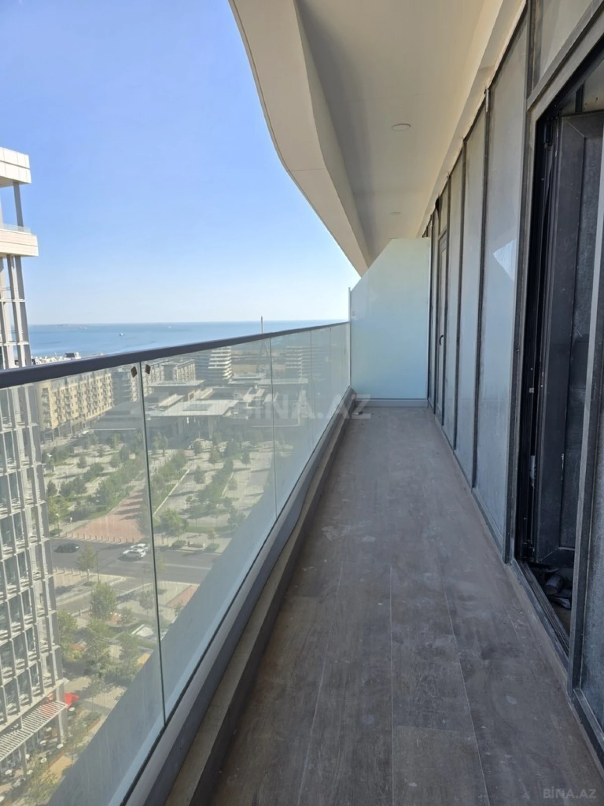 Satılır 2 otaqlı mənzil 82 m²