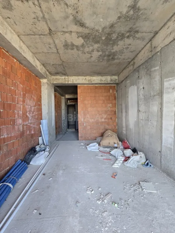 Satılır 2 otaqlı mənzil 82 m²