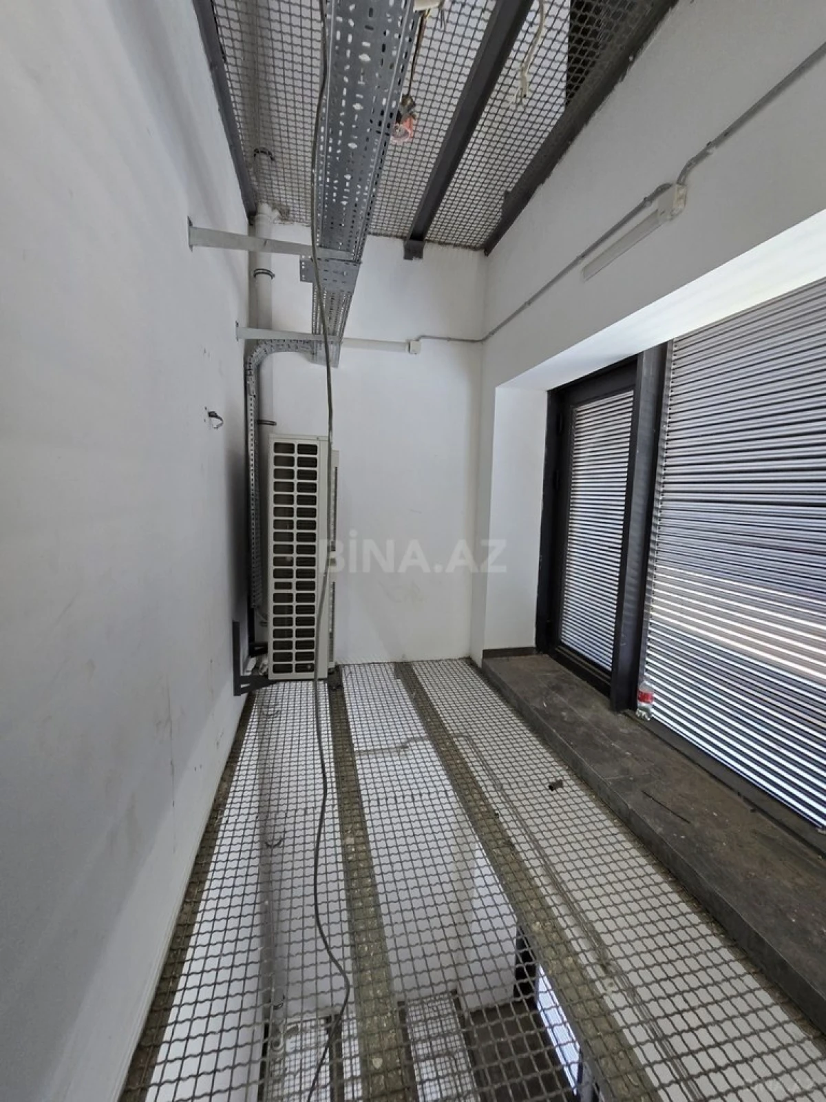 Satılır 2 otaqlı mənzil 82 m²