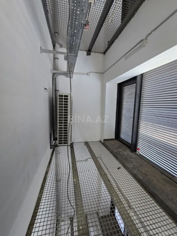 Satılır 2 otaqlı mənzil 82 m²