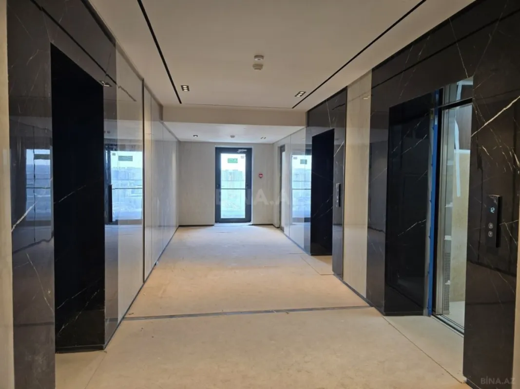 Satılır 2 otaqlı mənzil 82 m²