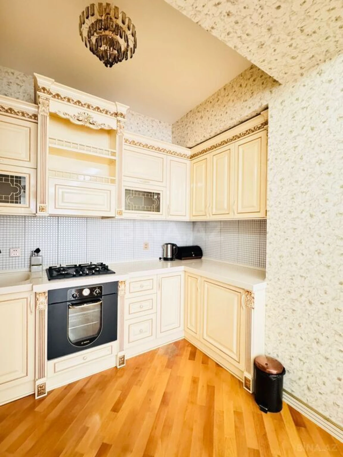 Kirayə verilir 3 otaqlı mənzil 100 m²