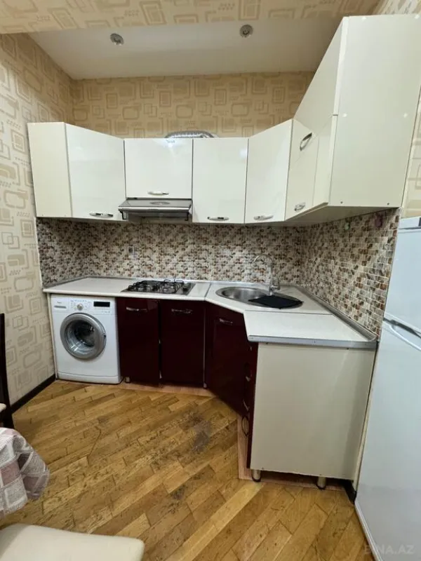 Kirayə verilir 2 otaqlı mənzil 65 m²