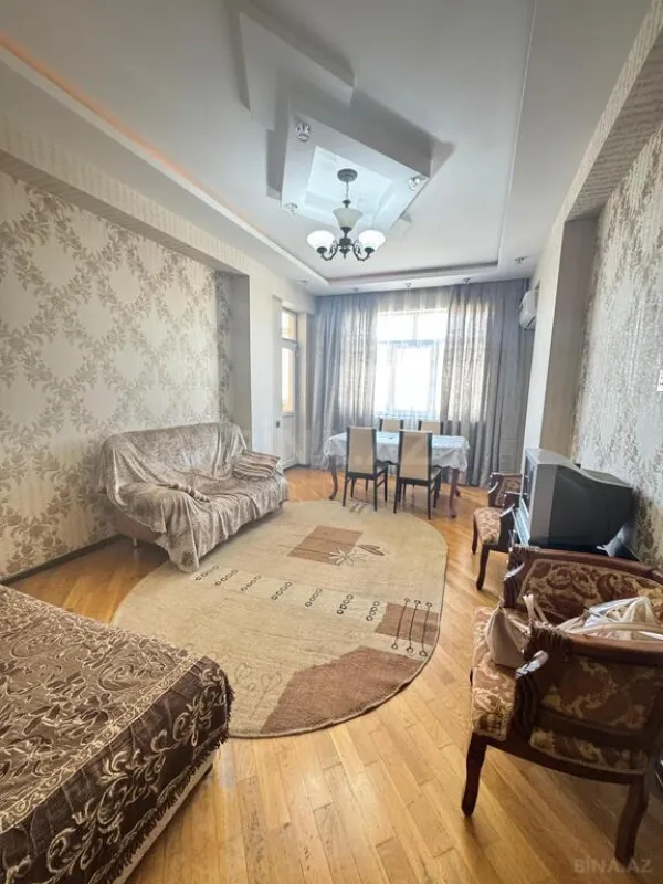 Kirayə verilir 2 otaqlı mənzil 65 m²