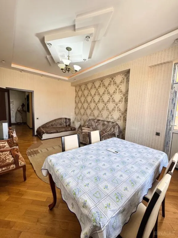 Kirayə verilir 2 otaqlı mənzil 65 m²