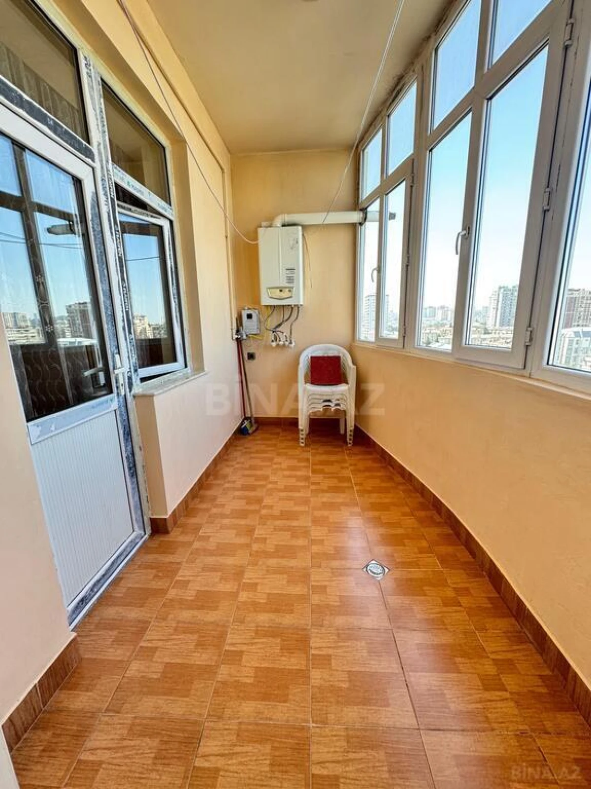 Kirayə verilir 2 otaqlı mənzil 65 m²
