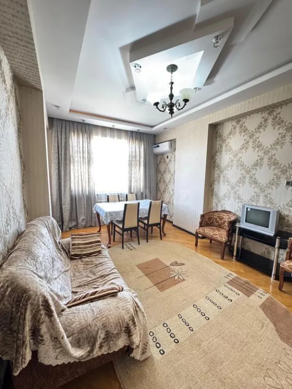 Kirayə verilir 2 otaqlı mənzil 65 m²