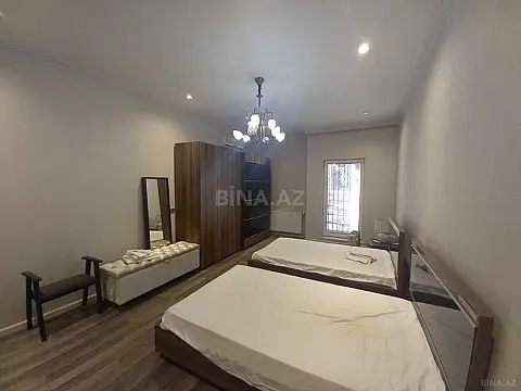 Satılır 4 otaqlı mənzil 180 m²