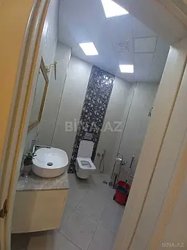 Satılır 4 otaqlı mənzil 180 m²