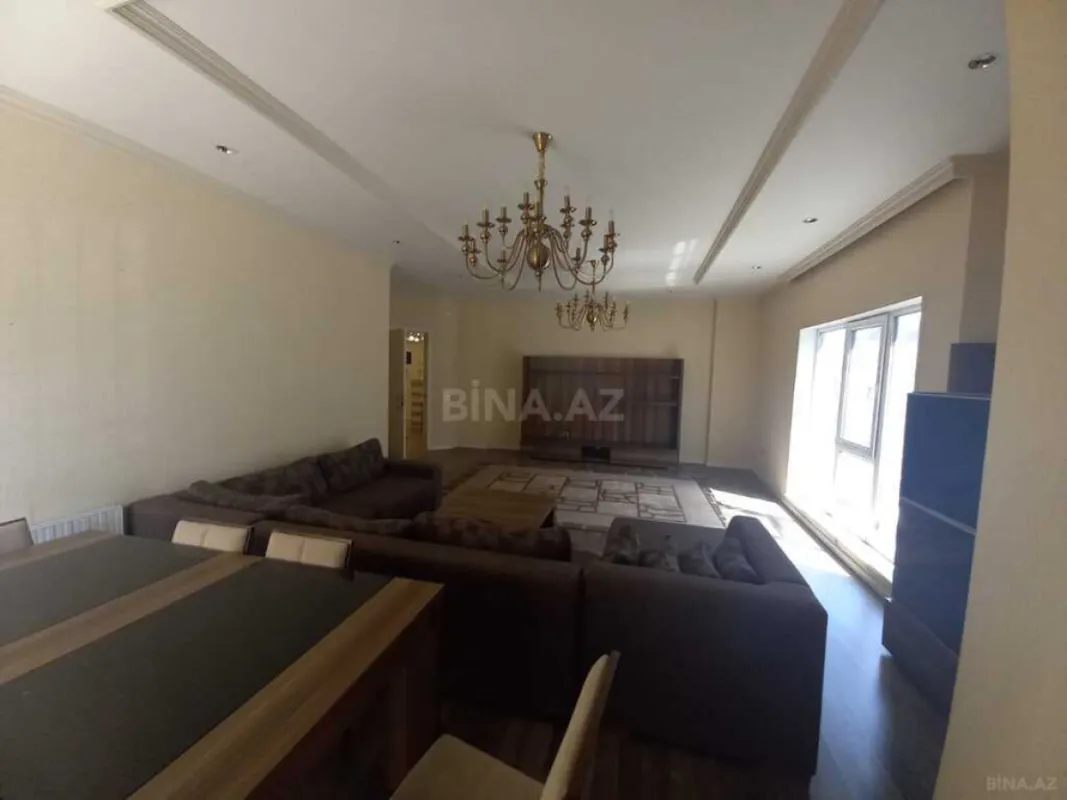 Satılır 4 otaqlı mənzil 180 m²