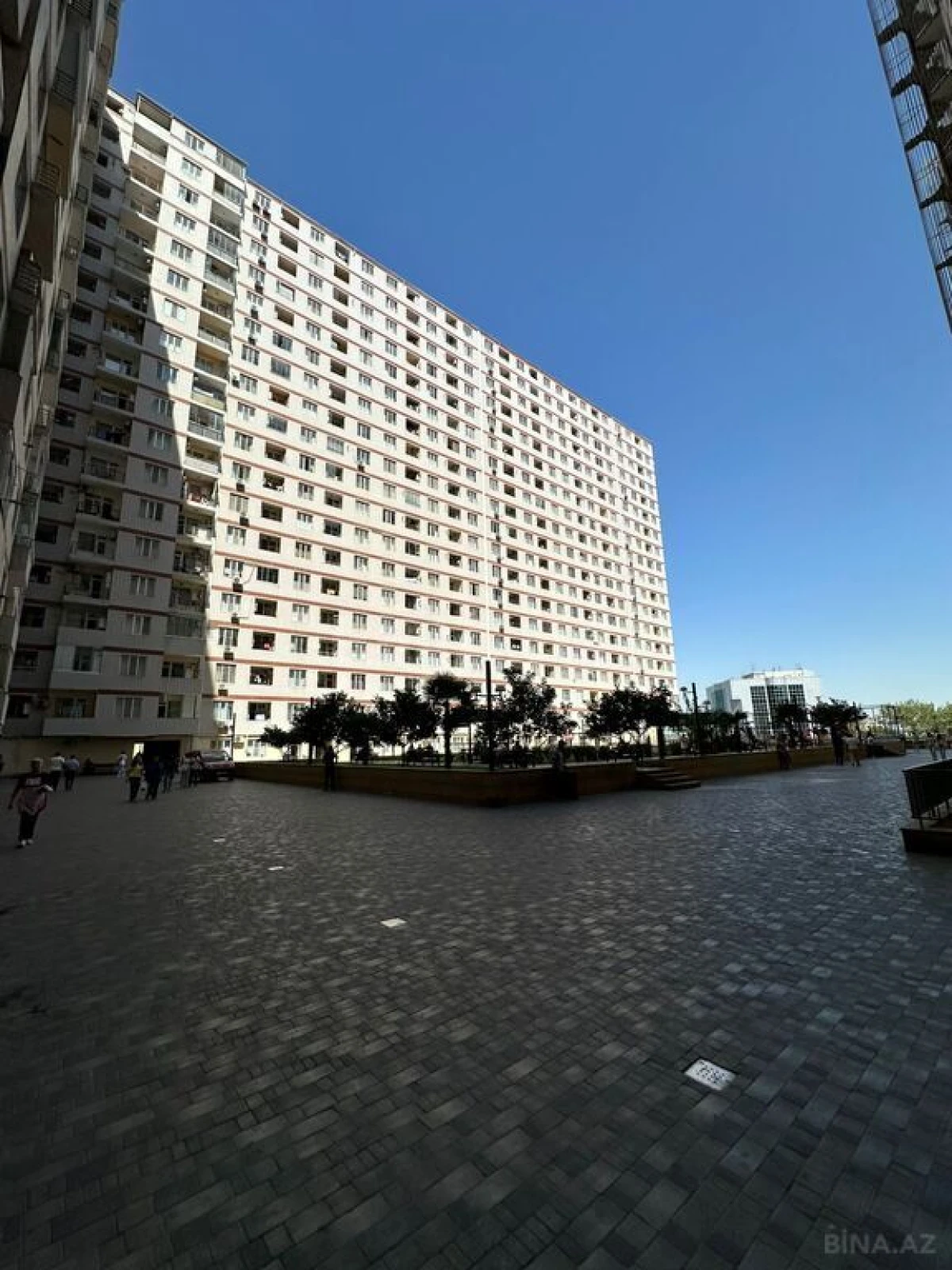 Satılır 3 otaqlı mənzil 123.5 m²