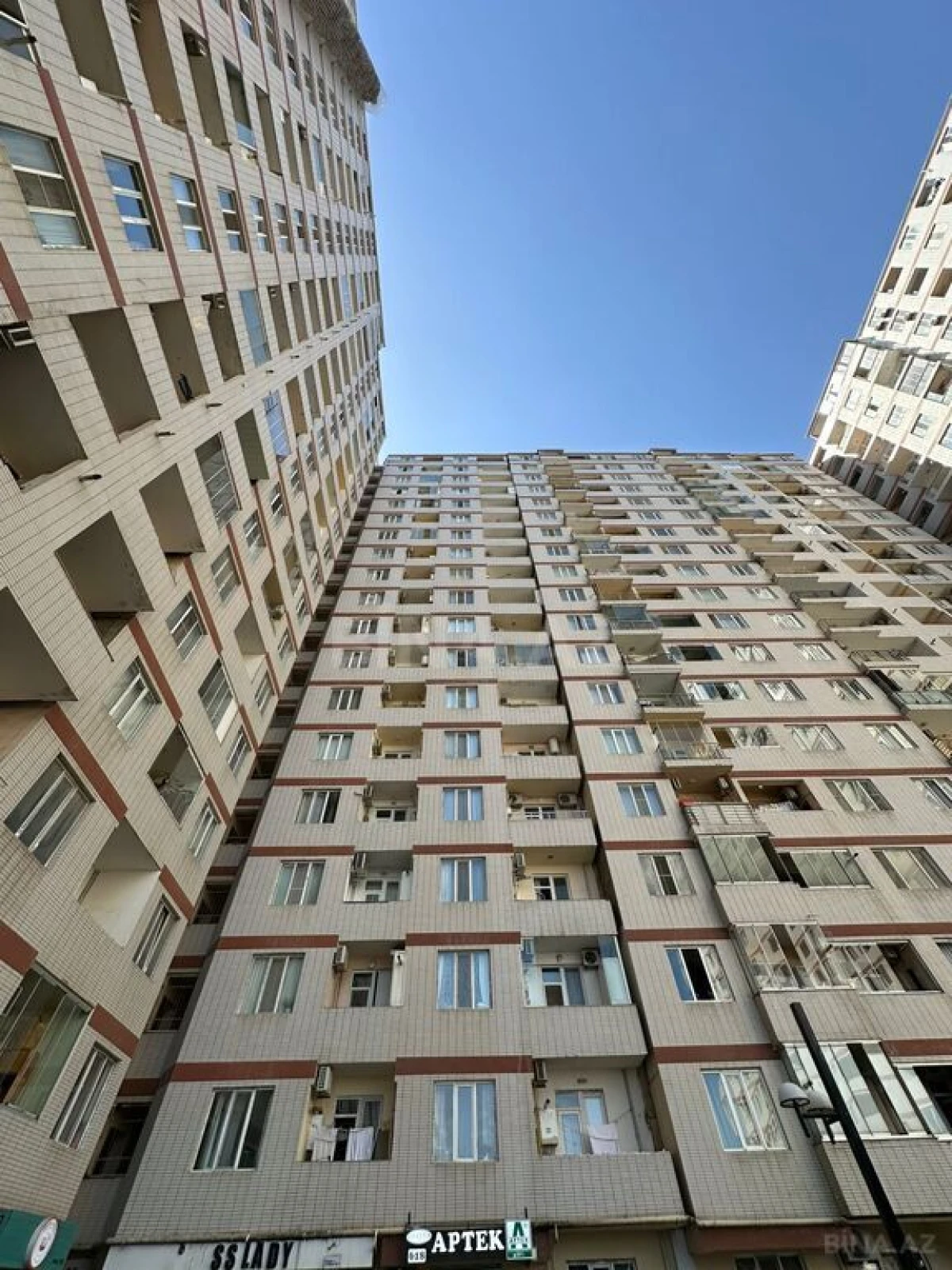 Satılır 3 otaqlı mənzil 123.5 m²