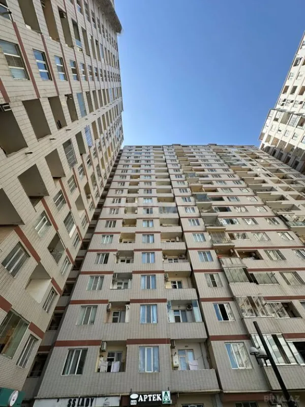 Satılır 3 otaqlı mənzil 123.5 m²