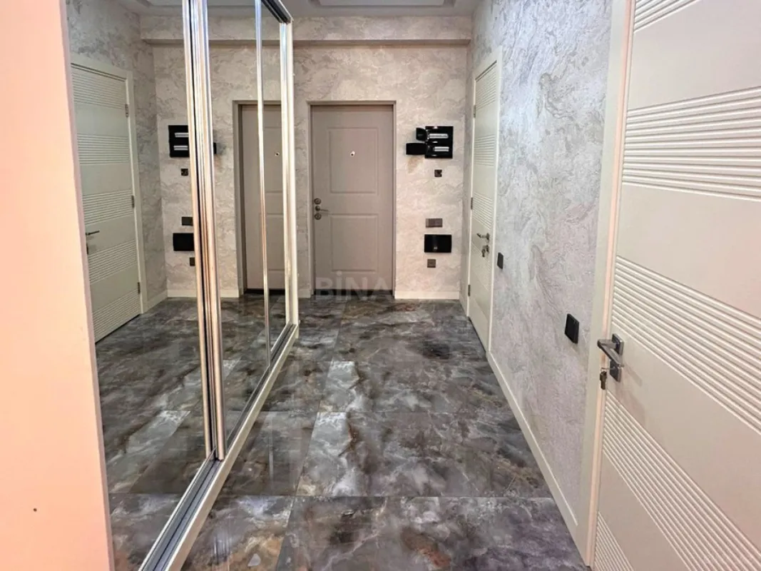 Satılır 3 otaqlı mənzil 106 m²