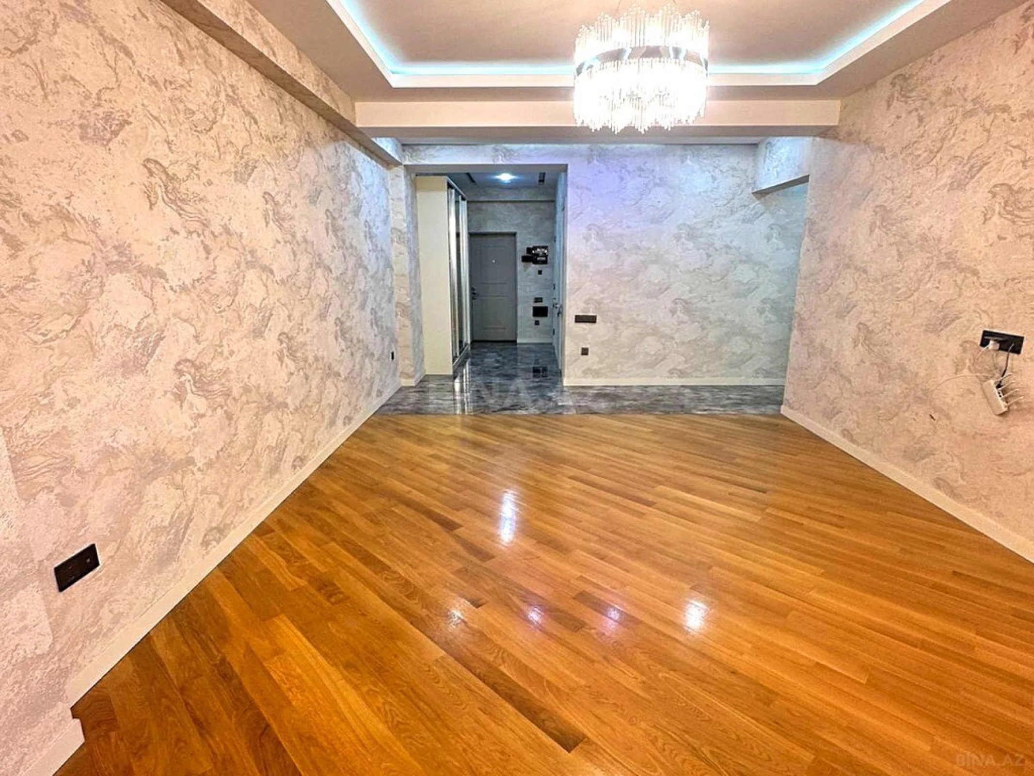 Satılır 3 otaqlı mənzil 106 m²